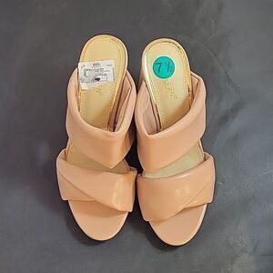 BRAND NEW KAYLEEN DOUBLE STRAP BLOCK HEEL SANDAL